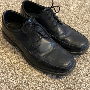 Men’s dress shoes